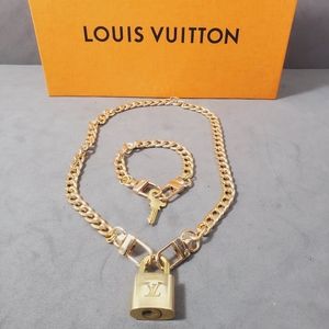 #301 Authentic LOUIS VUITTON Lock Key Set Padlock Brass Bracelet Chain Necklace